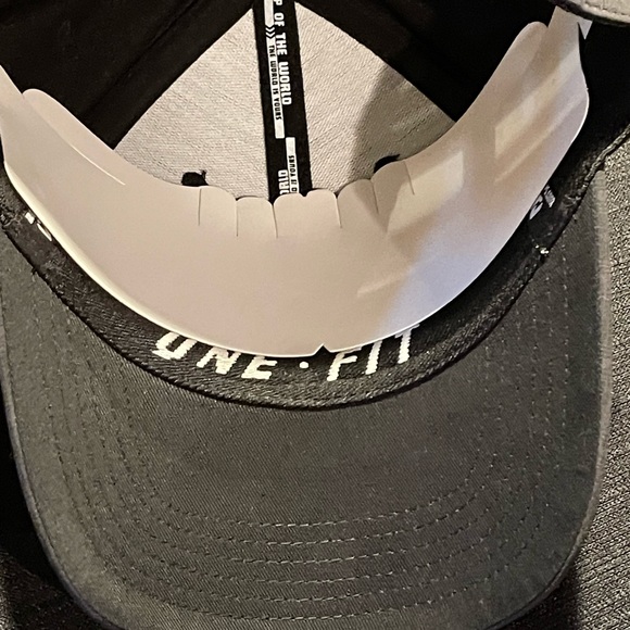 Notre dame fitted hat, brand new - Picture 12 of 16